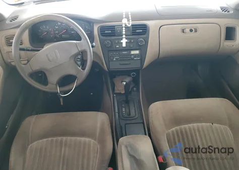 1998 Honda Accord Lx из США, поврежденный, VIN 1HGCG5644WA045897